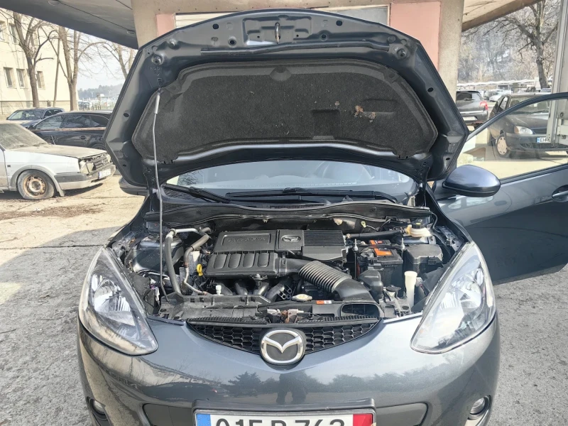 Mazda 2 1.3 -75к.с.  ГЕРМАНИЯ, снимка 14 - Автомобили и джипове - 49349221