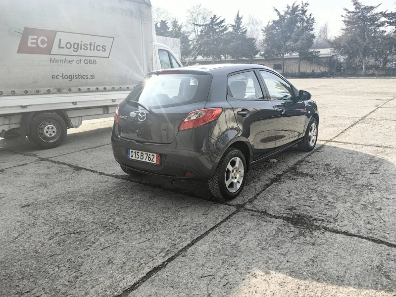 Mazda 2 1.3 -75к.с.  ГЕРМАНИЯ, снимка 6 - Автомобили и джипове - 49349221