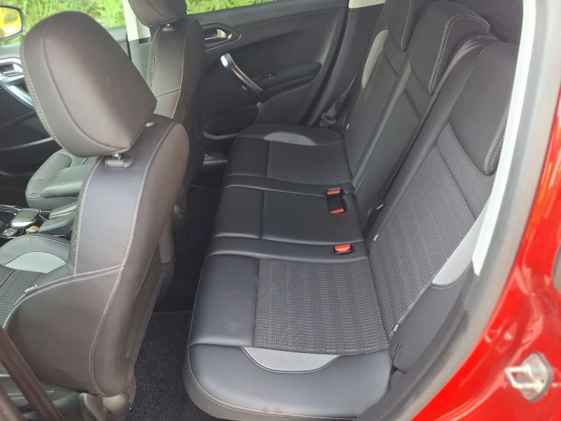 Peugeot 2008 1.6 hdi автоматик, снимка 10 - Автомобили и джипове - 51455171