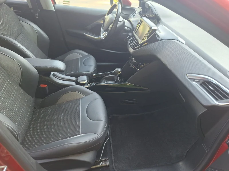 Peugeot 2008 1.6 hdi автоматик, снимка 14 - Автомобили и джипове - 51455171