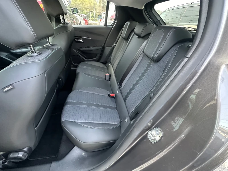 Peugeot 208 ШВЕЙЦАРИЯ  АВТОМАТИК , снимка 17 - Автомобили и джипове - 51543026