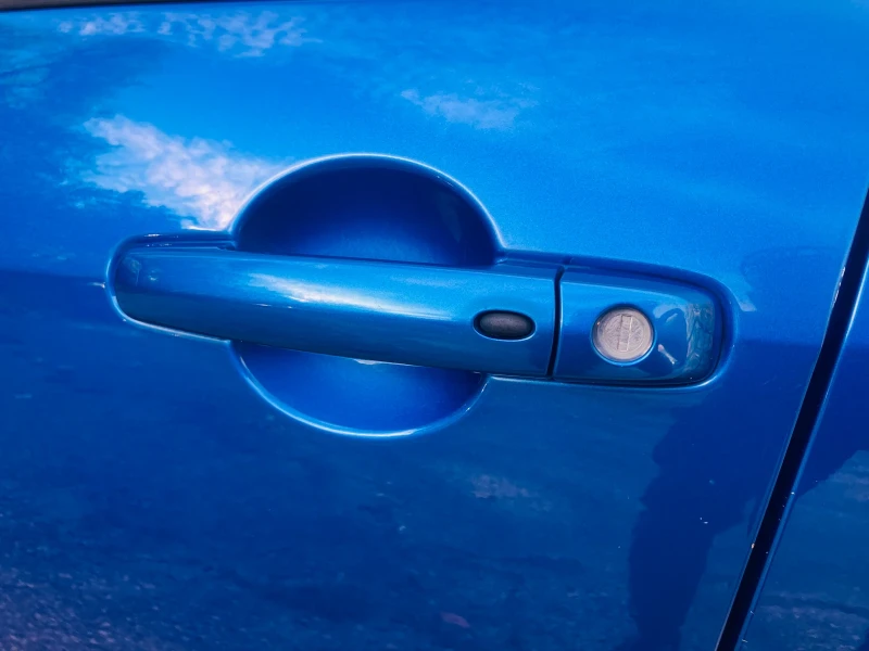 Suzuki Swift 1.5 VVT, снимка 9 - Автомобили и джипове - 52311483