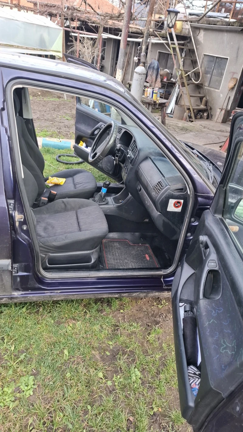 VW Golf, снимка 5 - Автомобили и джипове - 52682212