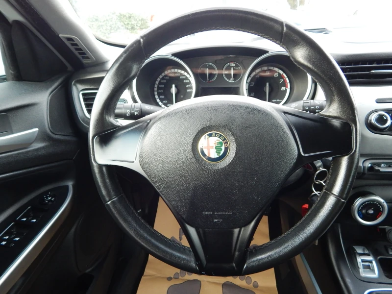 Alfa Romeo Giulietta 1.4T* ГАЗ* EURO5* , снимка 12 - Автомобили и джипове - 52827152