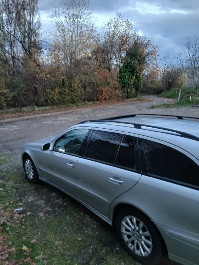 Mercedes-Benz E 220 Елеганс, снимка 3 - Автомобили и джипове - 53038443