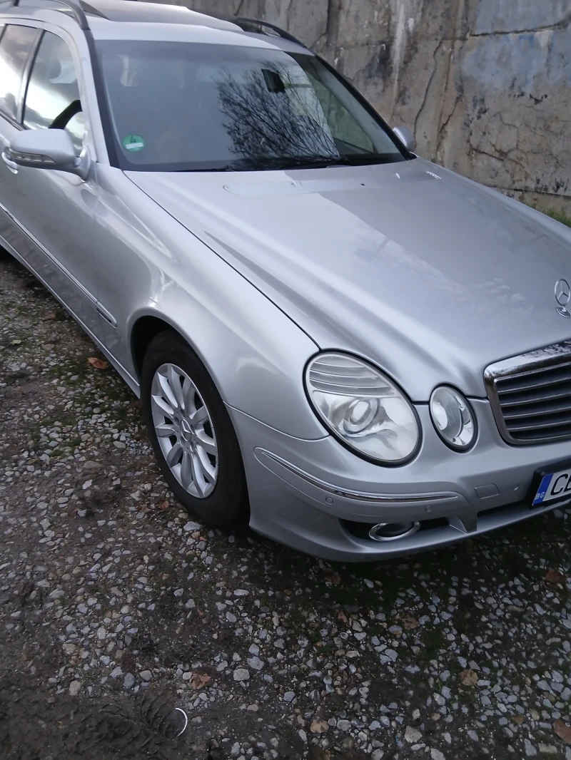 Mercedes-Benz E 220 Елеганс, снимка 2 - Автомобили и джипове - 53038443