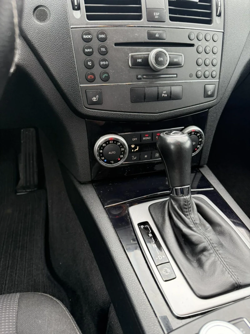 Mercedes-Benz C 220, снимка 7 - Автомобили и джипове - 53292927