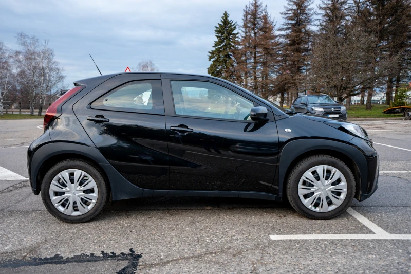 Toyota Aygo X 1.0P Play CVT, снимка 5 - Автомобили и джипове - 53463055