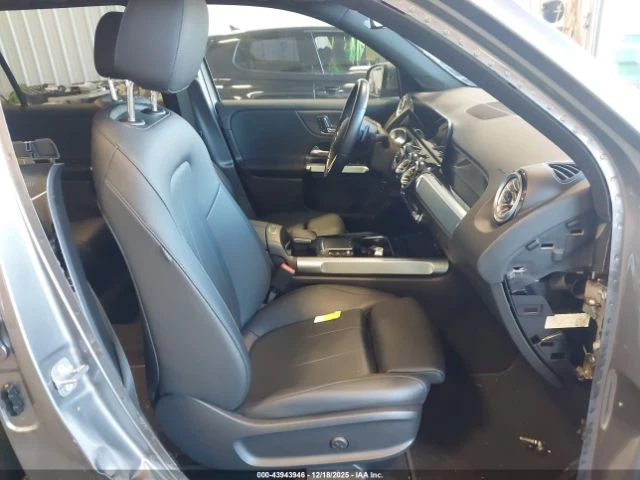 Mercedes-Benz EQB 300 4MATIC, снимка 9 - Автомобили и джипове - 53591305