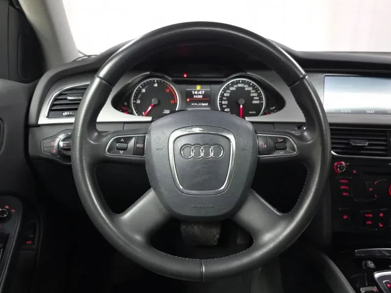 Audi A4 2.0 TDI, снимка 15 - Автомобили и джипове - 54550846
