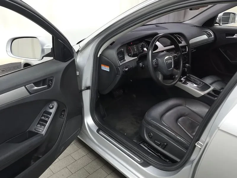 Audi A4 2.0 TDI, снимка 10 - Автомобили и джипове - 54550846