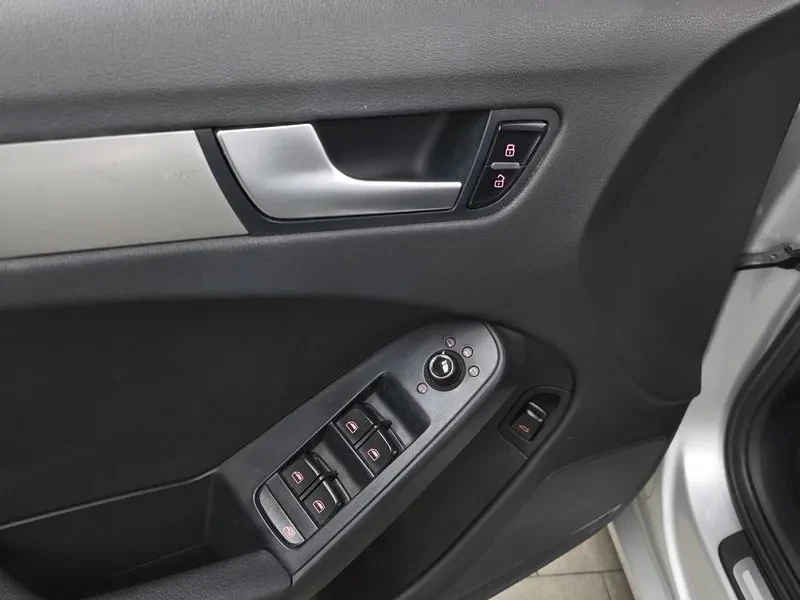 Audi A4 2.0 TDI, снимка 13 - Автомобили и джипове - 54550846