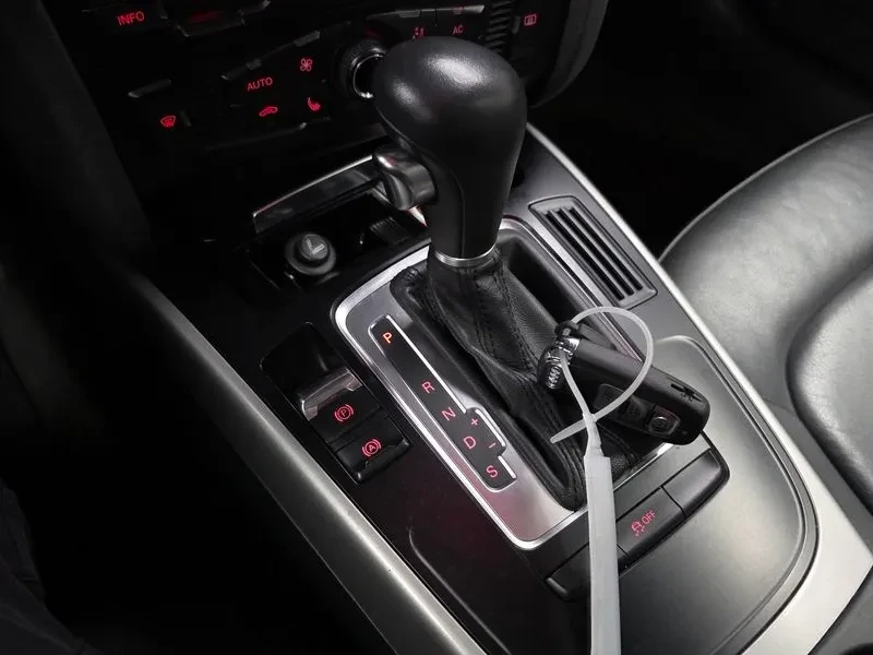 Audi A4 2.0 TDI, снимка 9 - Автомобили и джипове - 54550846