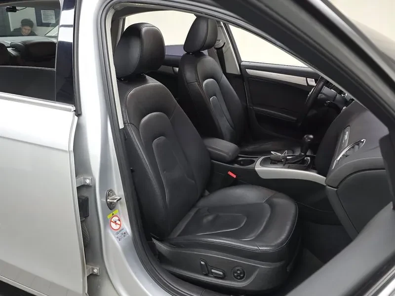 Audi A4 2.0 TDI, снимка 12 - Автомобили и джипове - 54550846