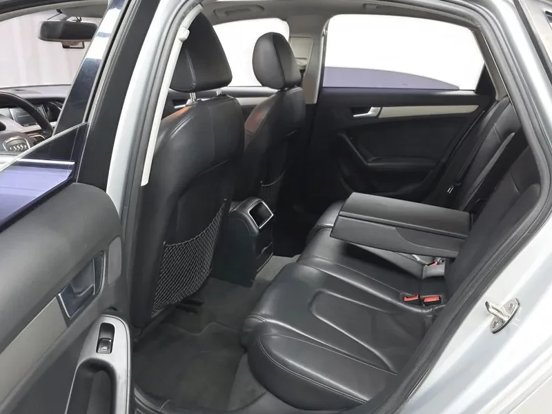 Audi A4 2.0 TDI, снимка 11 - Автомобили и джипове - 54550846
