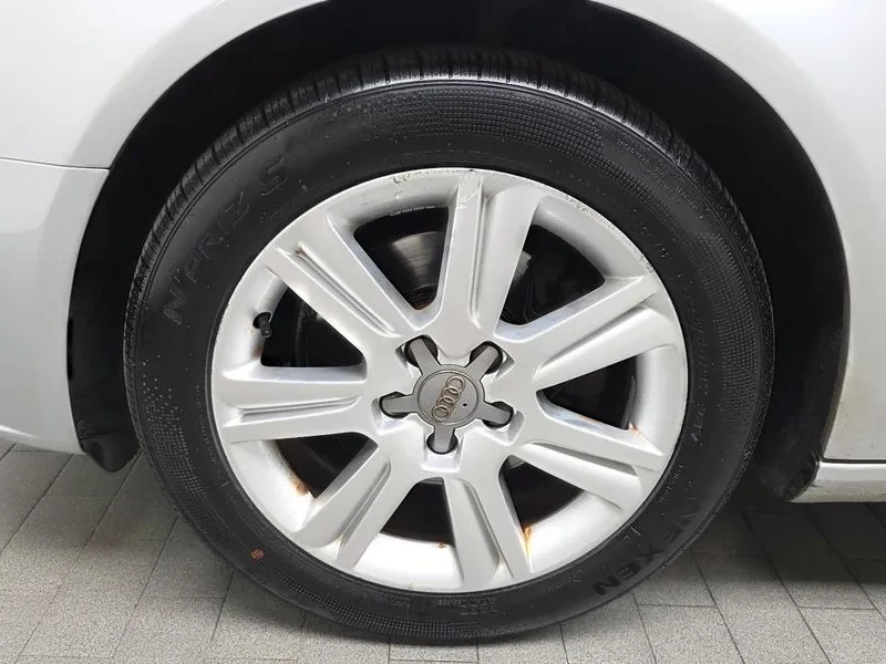 Audi A4 2.0 TDI, снимка 5 - Автомобили и джипове - 54550846