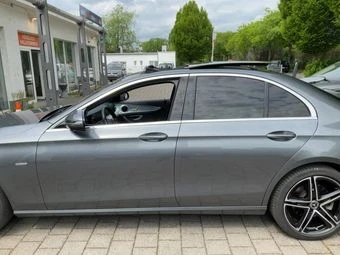 Mercedes-Benz E 400 D * AMG ПАКЕТ * AVANTGARDE * HEAD UP * 69К КМ * , снимка 8 - Автомобили и джипове - 55173115