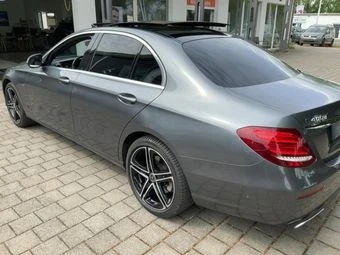 Mercedes-Benz E 400 D * AMG ПАКЕТ * AVANTGARDE * HEAD UP * 69К КМ * , снимка 7 - Автомобили и джипове - 55173115