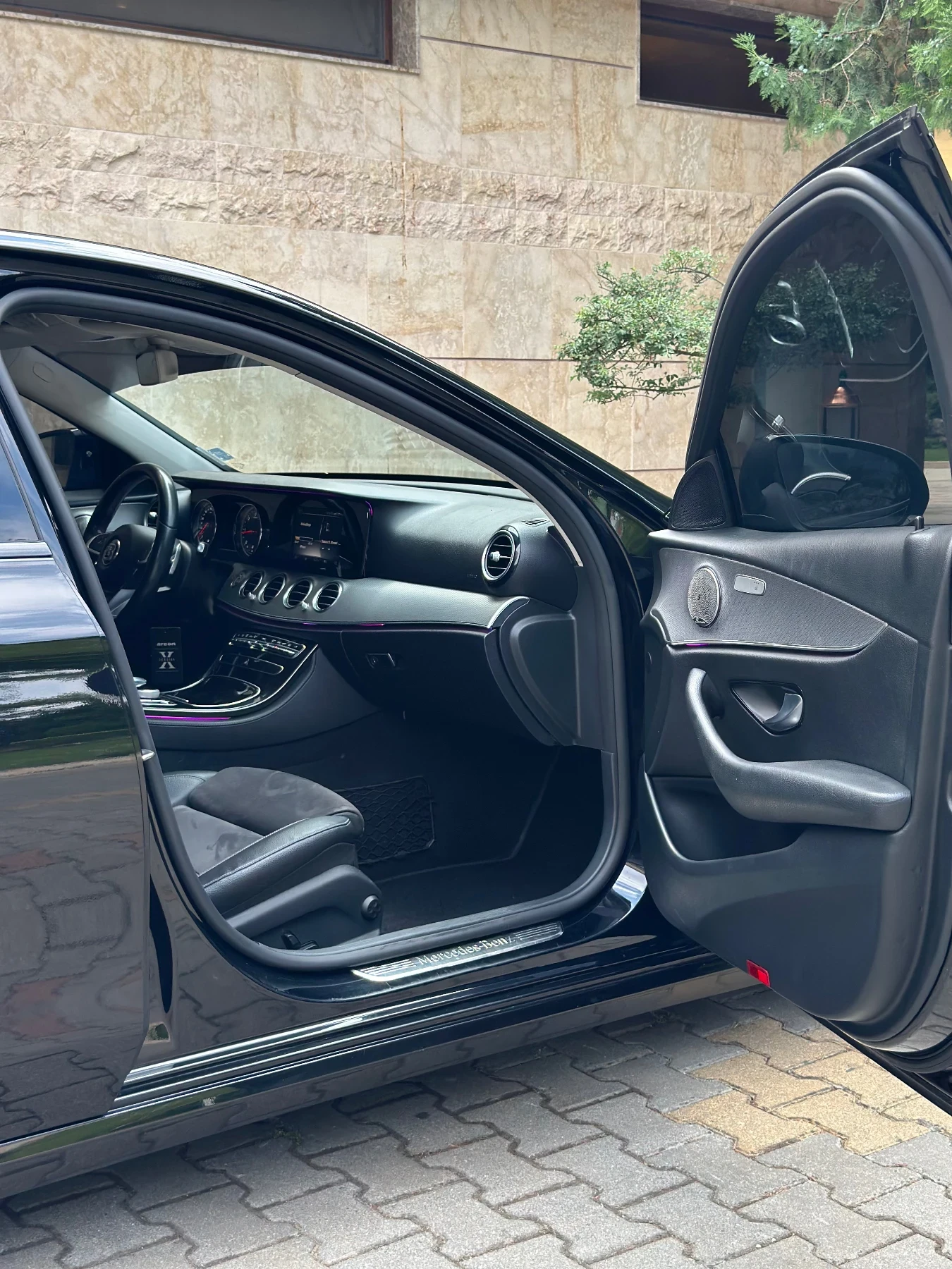 Mercedes-Benz E 220 BRABUS PACK / ACTIVE SOUND - изображение 10