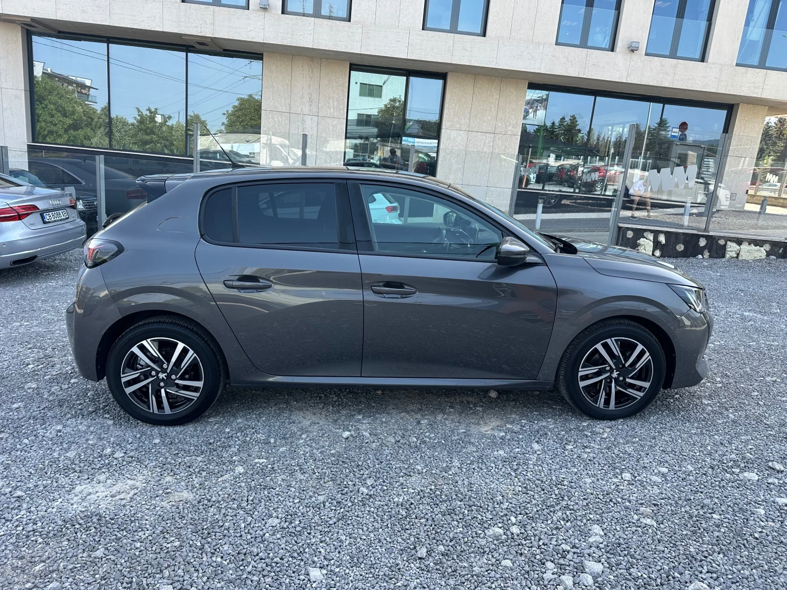 Peugeot 208 ШВЕЙЦАРИЯ  АВТОМАТИК  - изображение 4