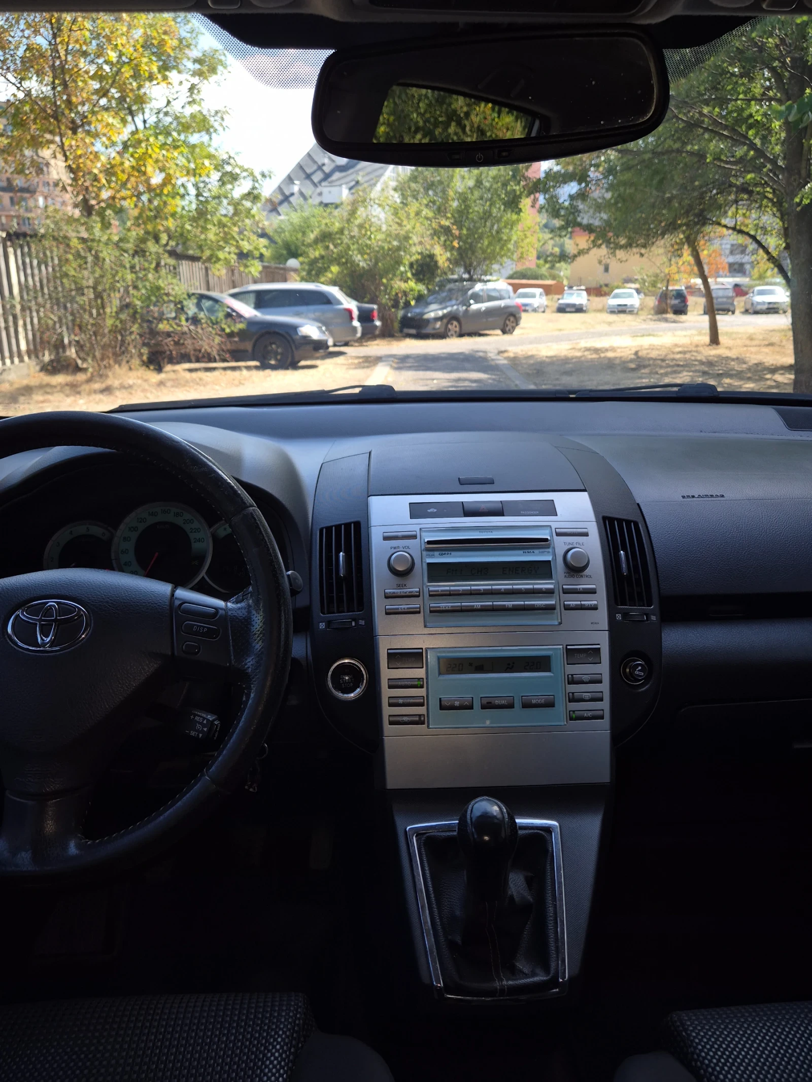 Toyota Corolla verso 2.2Dizel - изображение 6