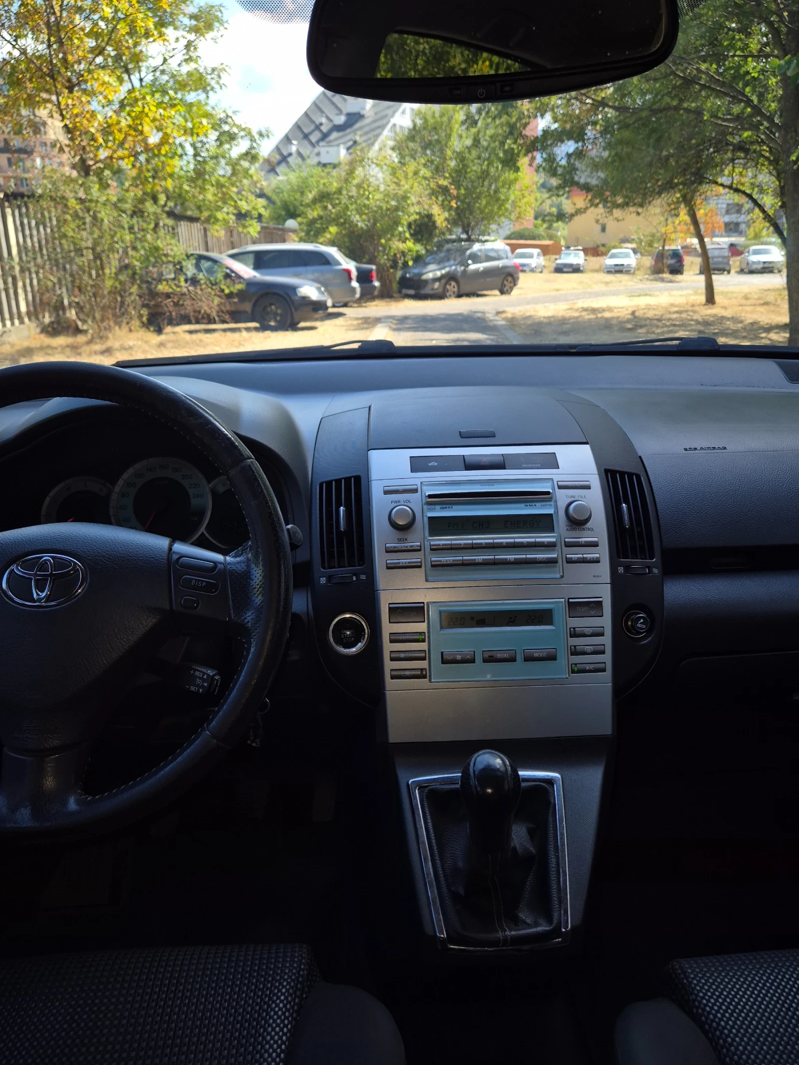 Toyota Corolla verso 2.2Dizel - изображение 4