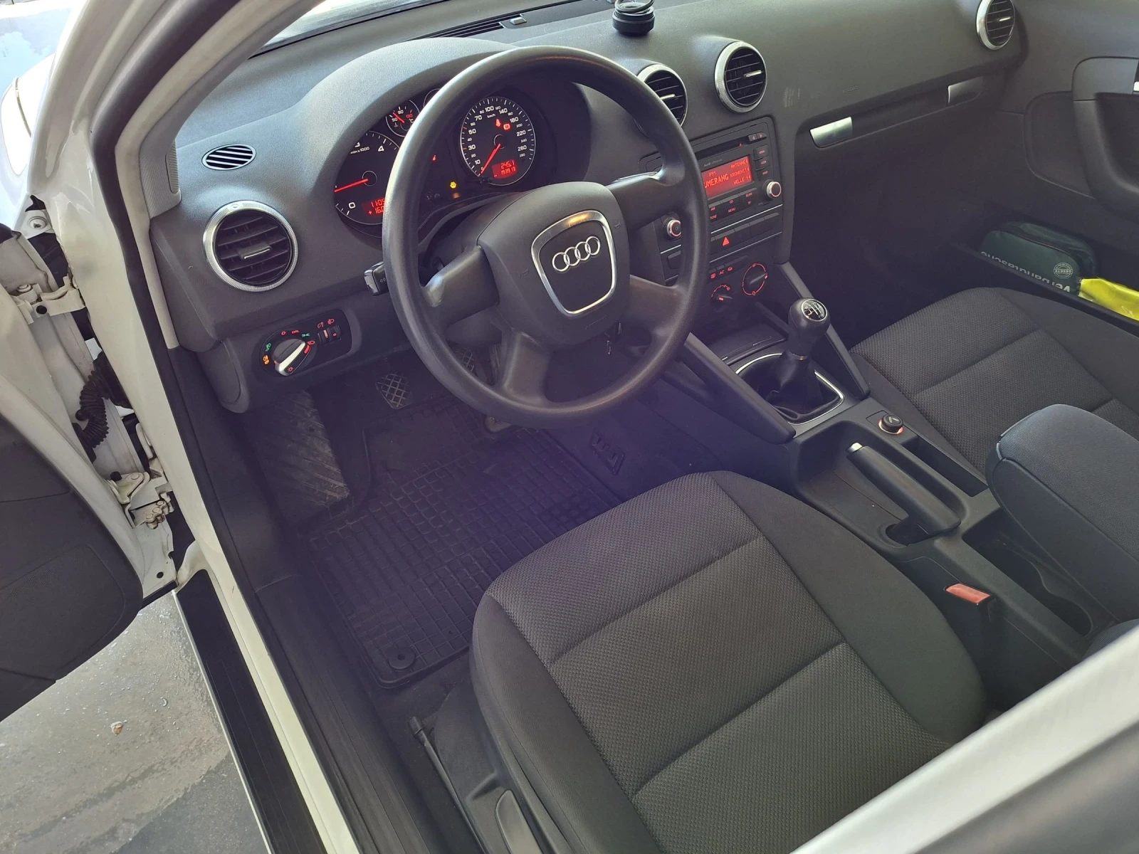 Audi A3 1.6 . TDI. 90.   | Mobile.bg   16