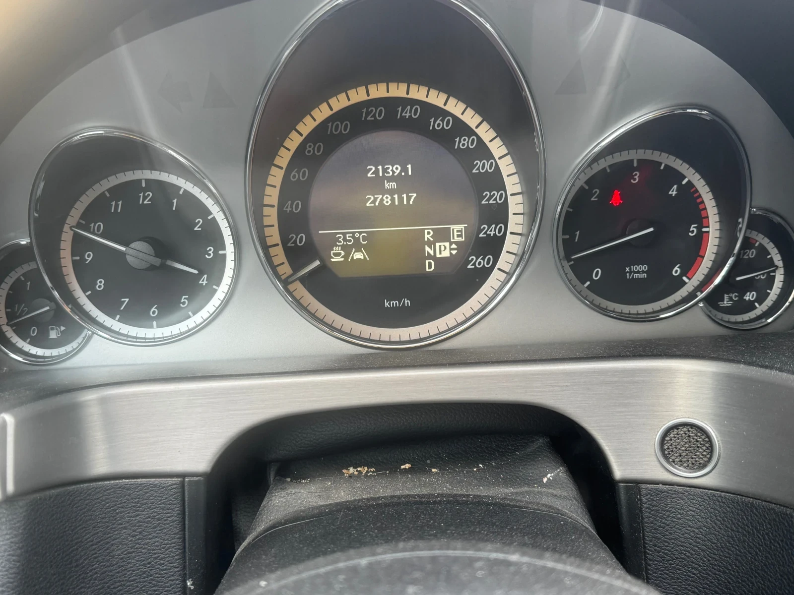 Mercedes-Benz E 350  - изображение 9