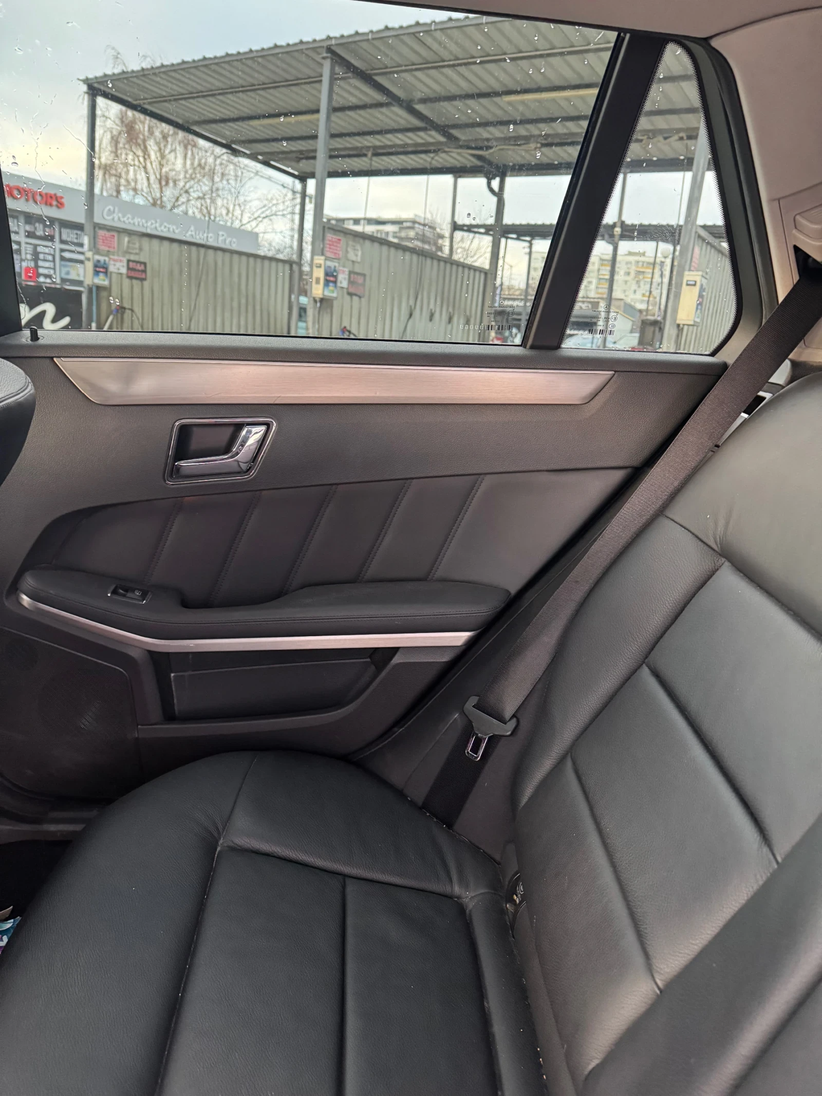 Mercedes-Benz E 350  - изображение 6