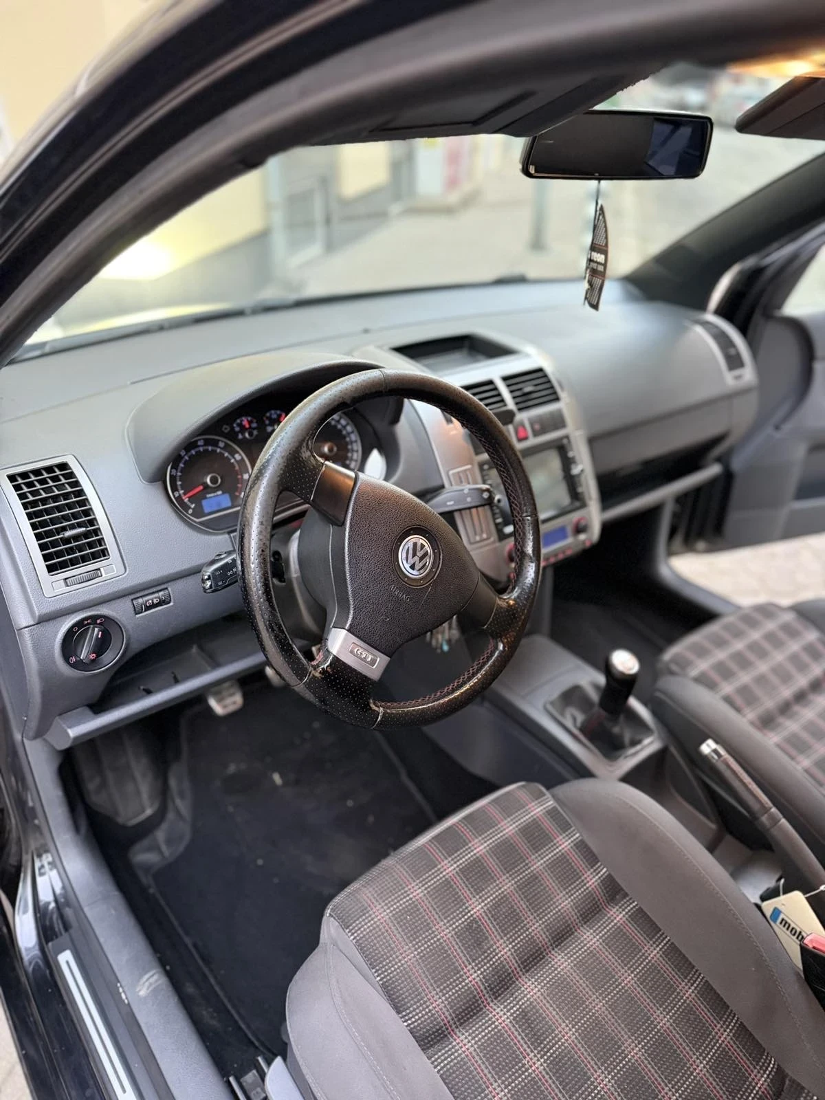 VW Polo Cup Edition , снимка 8 - Автомобили и джипове - 53829533