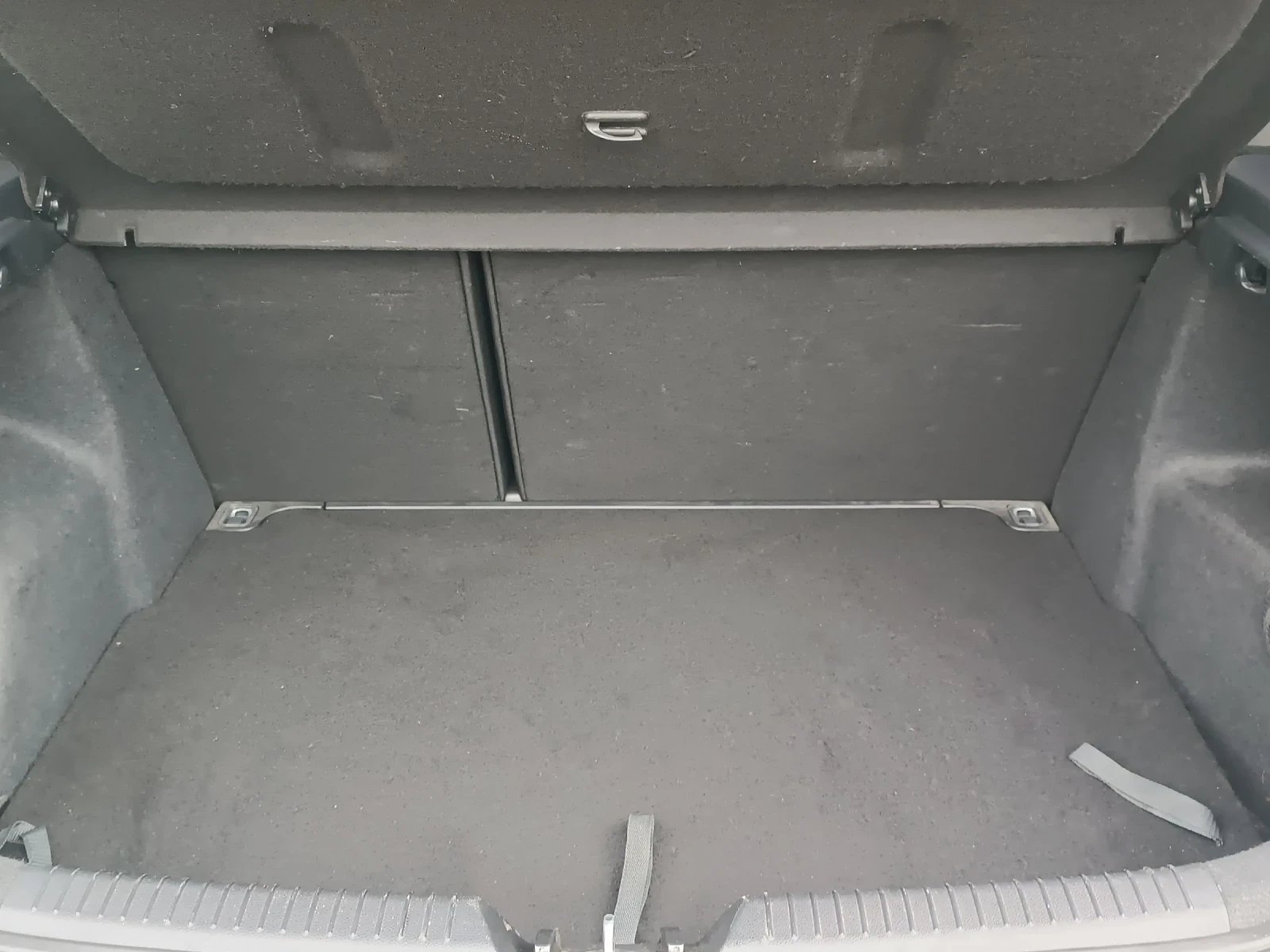 Kia Ceed 1.6GDI, снимка 15 - Автомобили и джипове - 54064360