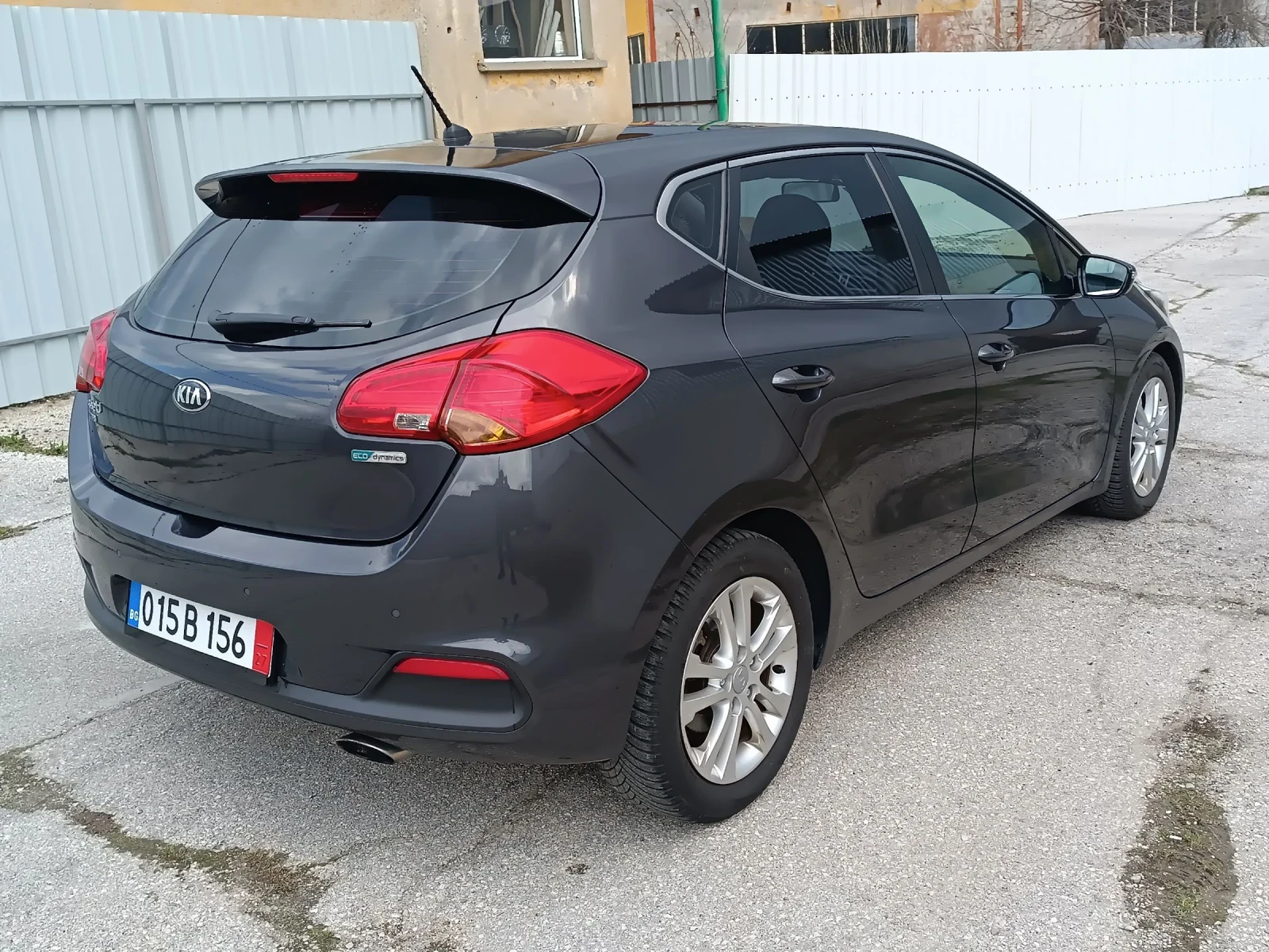 Kia Ceed 1.6GDI, снимка 5 - Автомобили и джипове - 54064360