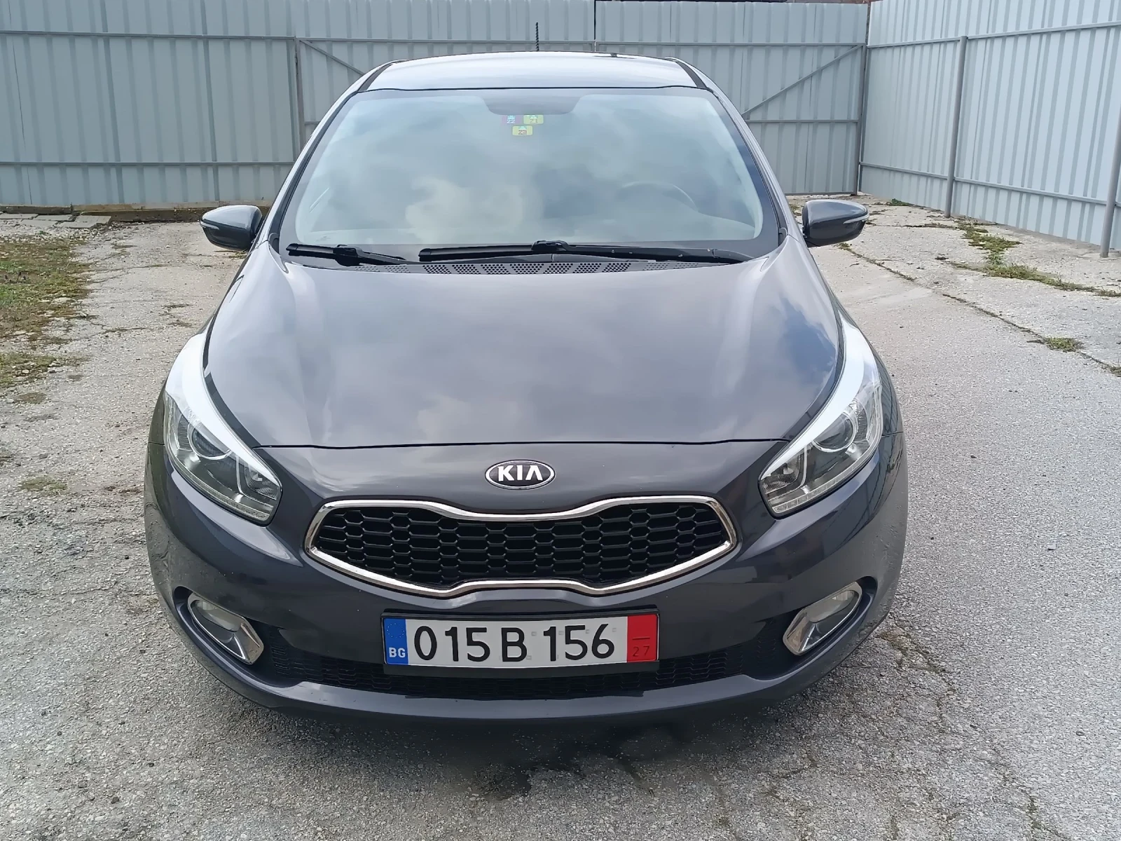Kia Ceed 1.6GDI, снимка 3 - Автомобили и джипове - 54064360