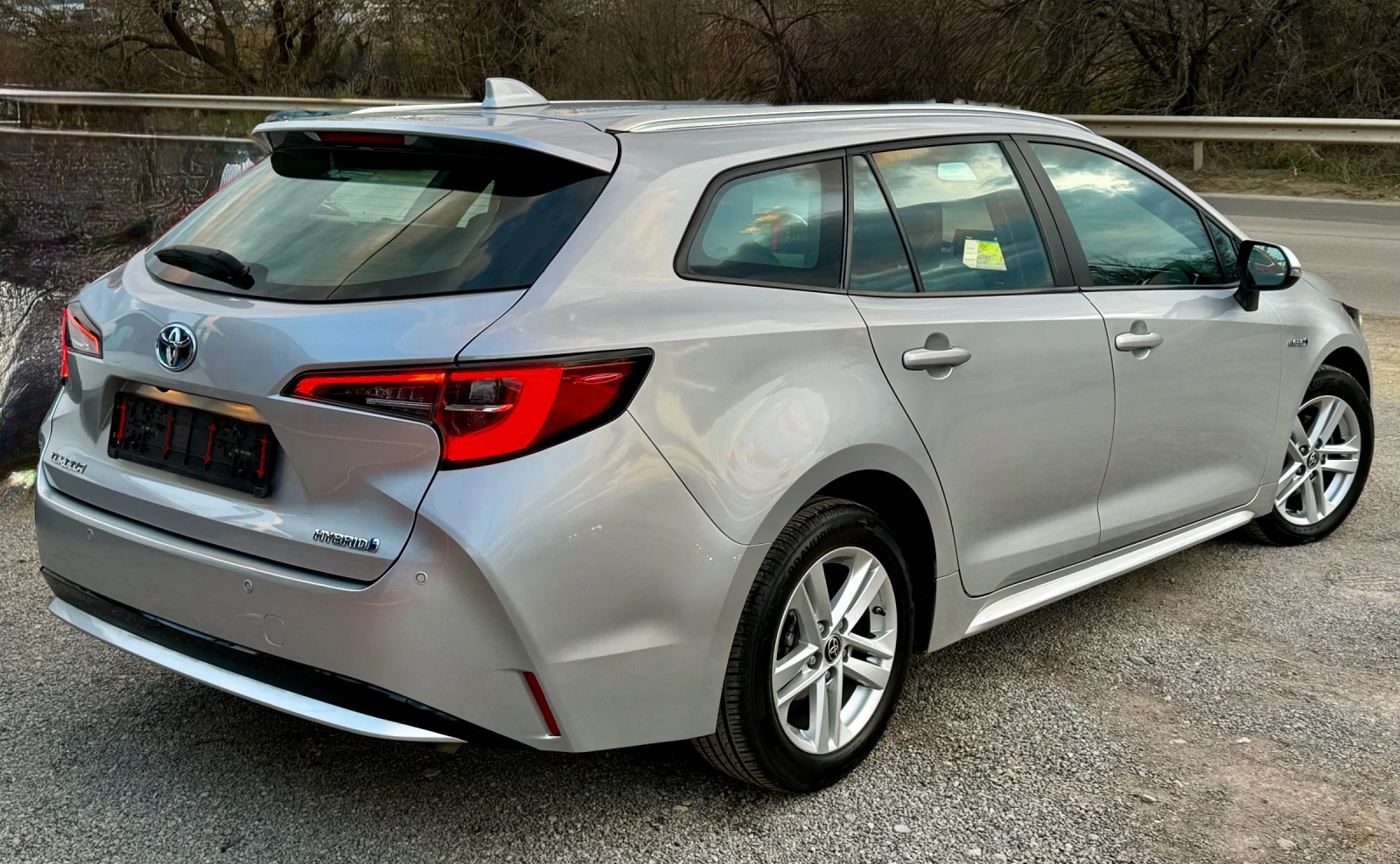 Toyota Corolla 1.8 Хибрид! В гаранция!, снимка 4 - Автомобили и джипове - 54087056