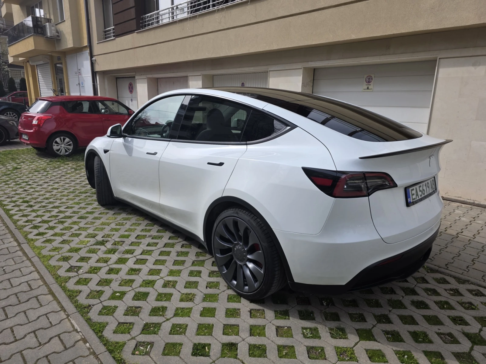 Tesla Model Y Performance, снимка 5 - Автомобили и джипове - 54181760