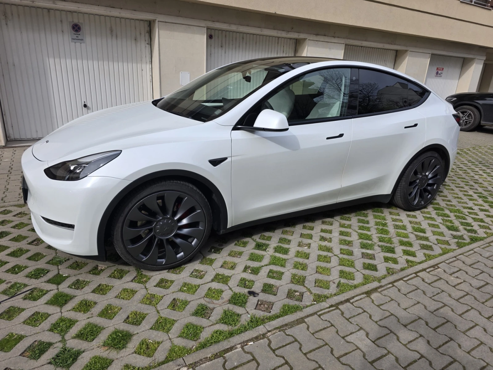 Tesla Model Y undefined | Auto.bg — изображение 1