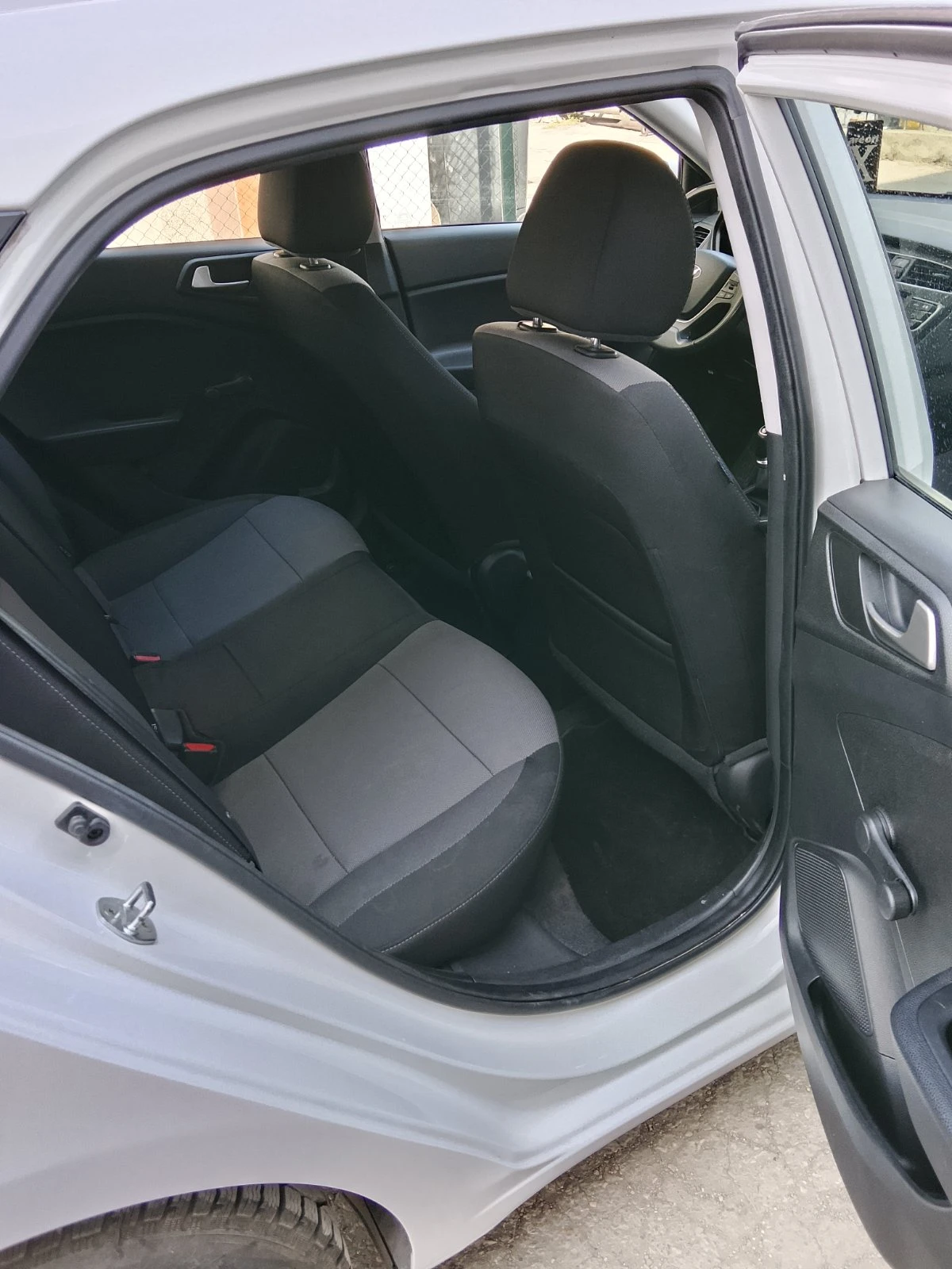 Hyundai I20, снимка 7 - Автомобили и джипове - 54214057
