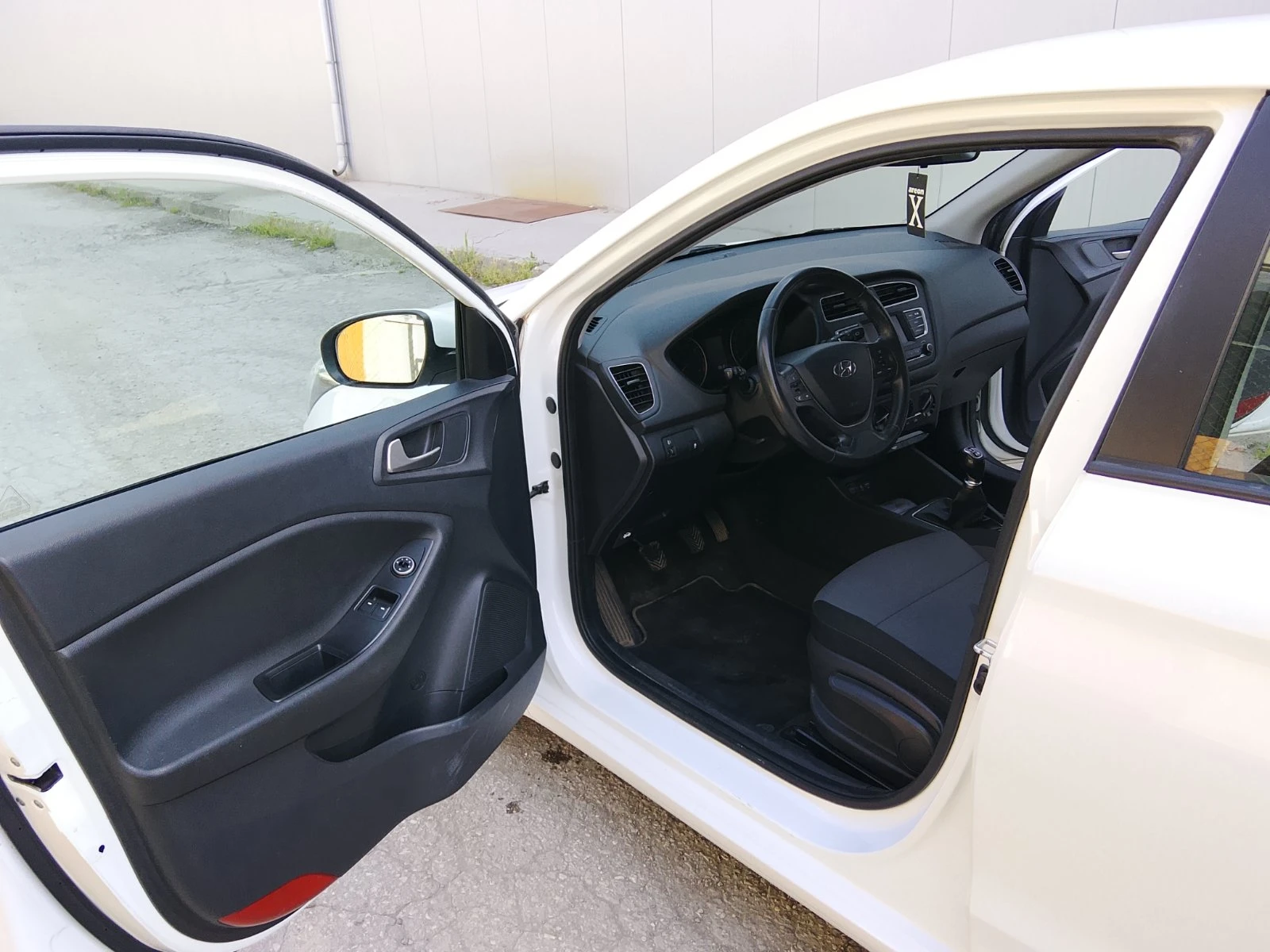 Hyundai I20, снимка 6 - Автомобили и джипове - 54214057