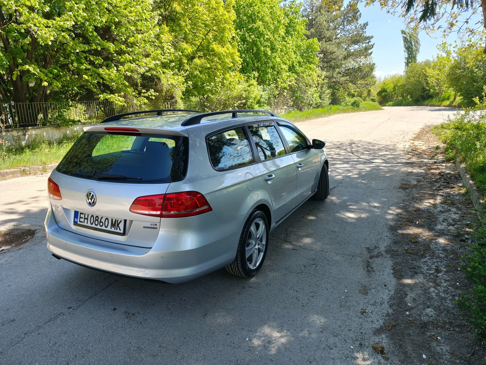 VW Passat 1, 6-105 к.с., снимка 6 - Автомобили и джипове - 54322052