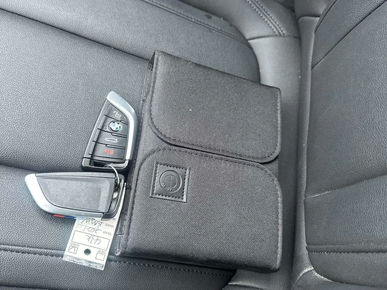 BMW 330 * 330e xDrive * ПОДГРЕВ * ПАМЕТ * CARPLAY, снимка 13 - Автомобили и джипове - 54418092
