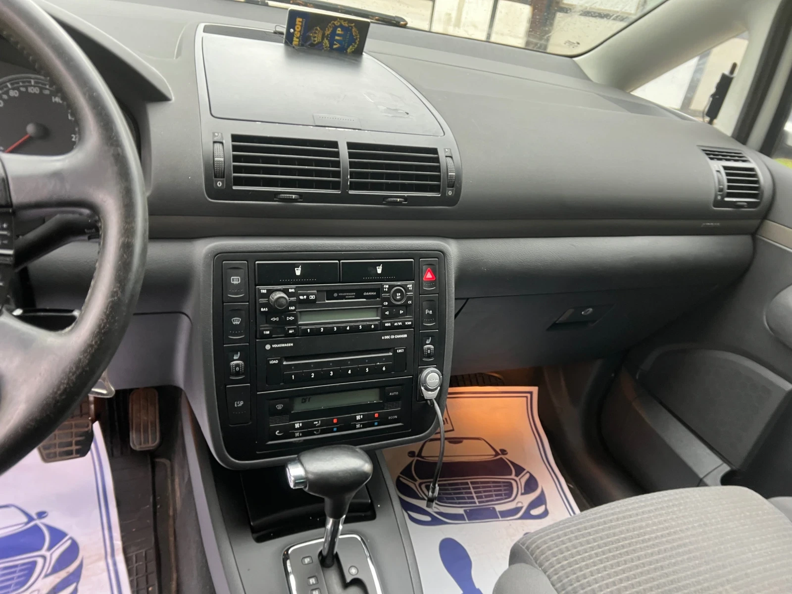 VW Sharan 1.9 TDI 116, снимка 11 - Автомобили и джипове - 54490935