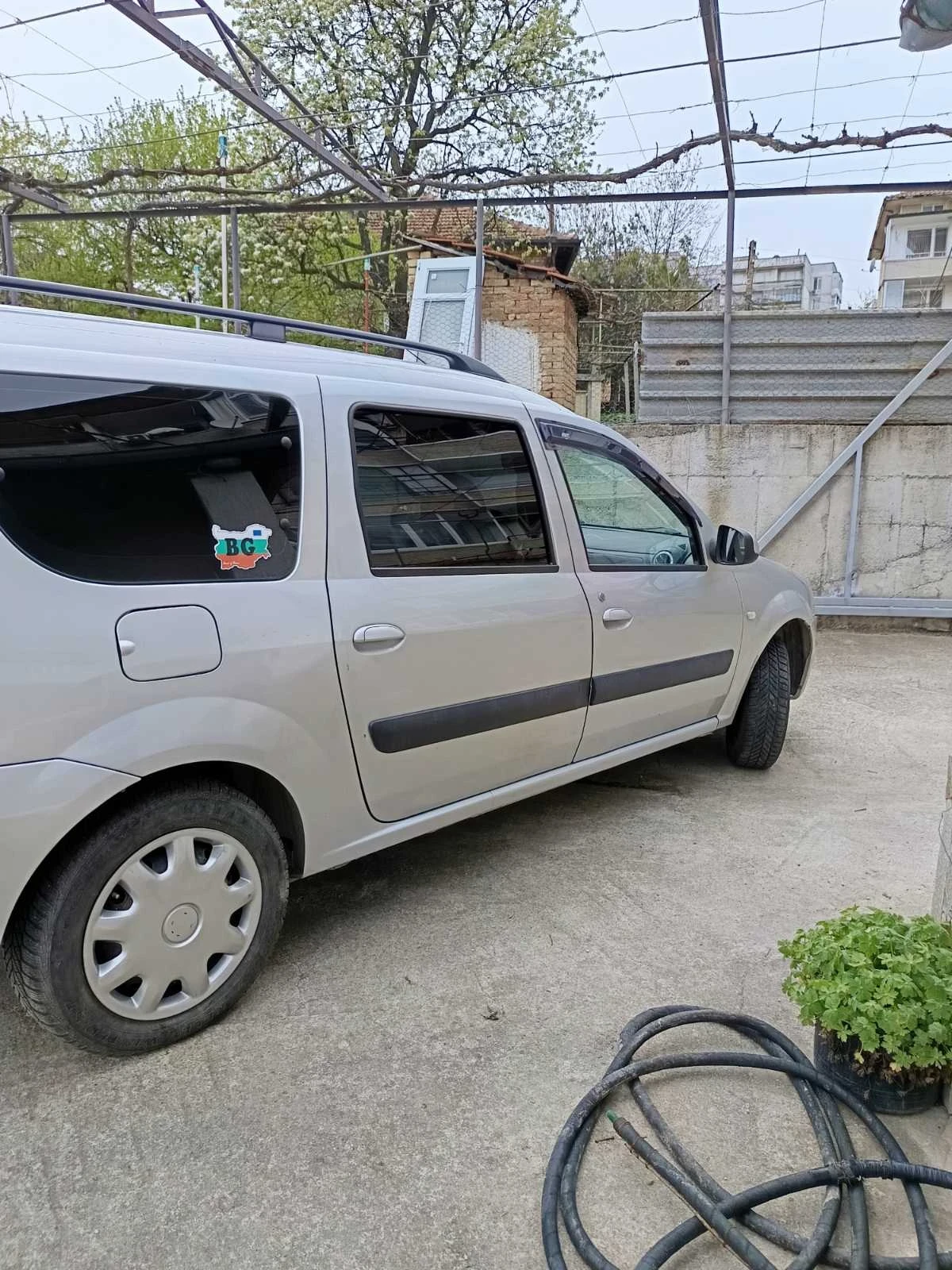 Dacia Logan, снимка 3 - Автомобили и джипове - 55426291