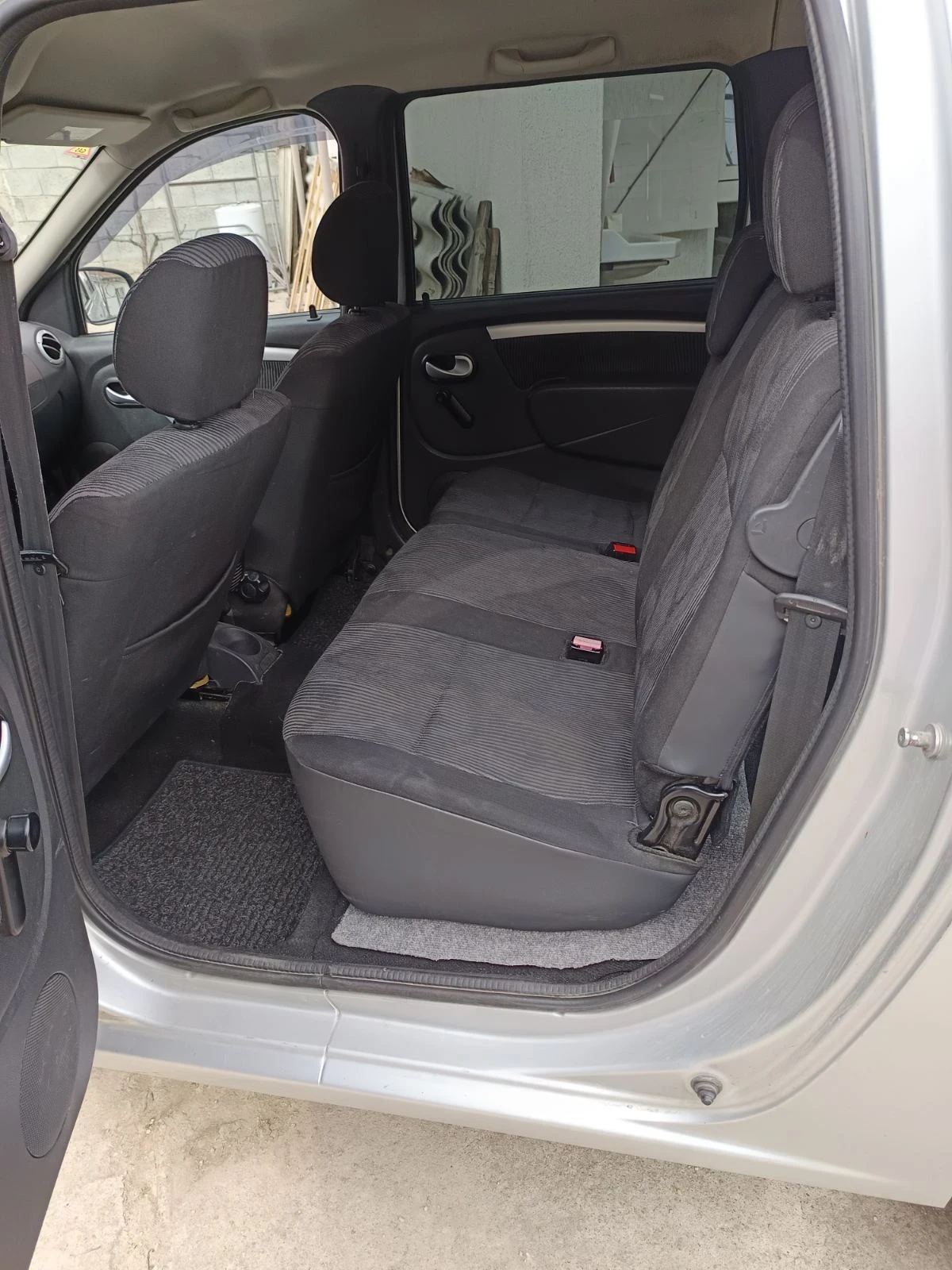 Dacia Logan, снимка 6 - Автомобили и джипове - 55426291