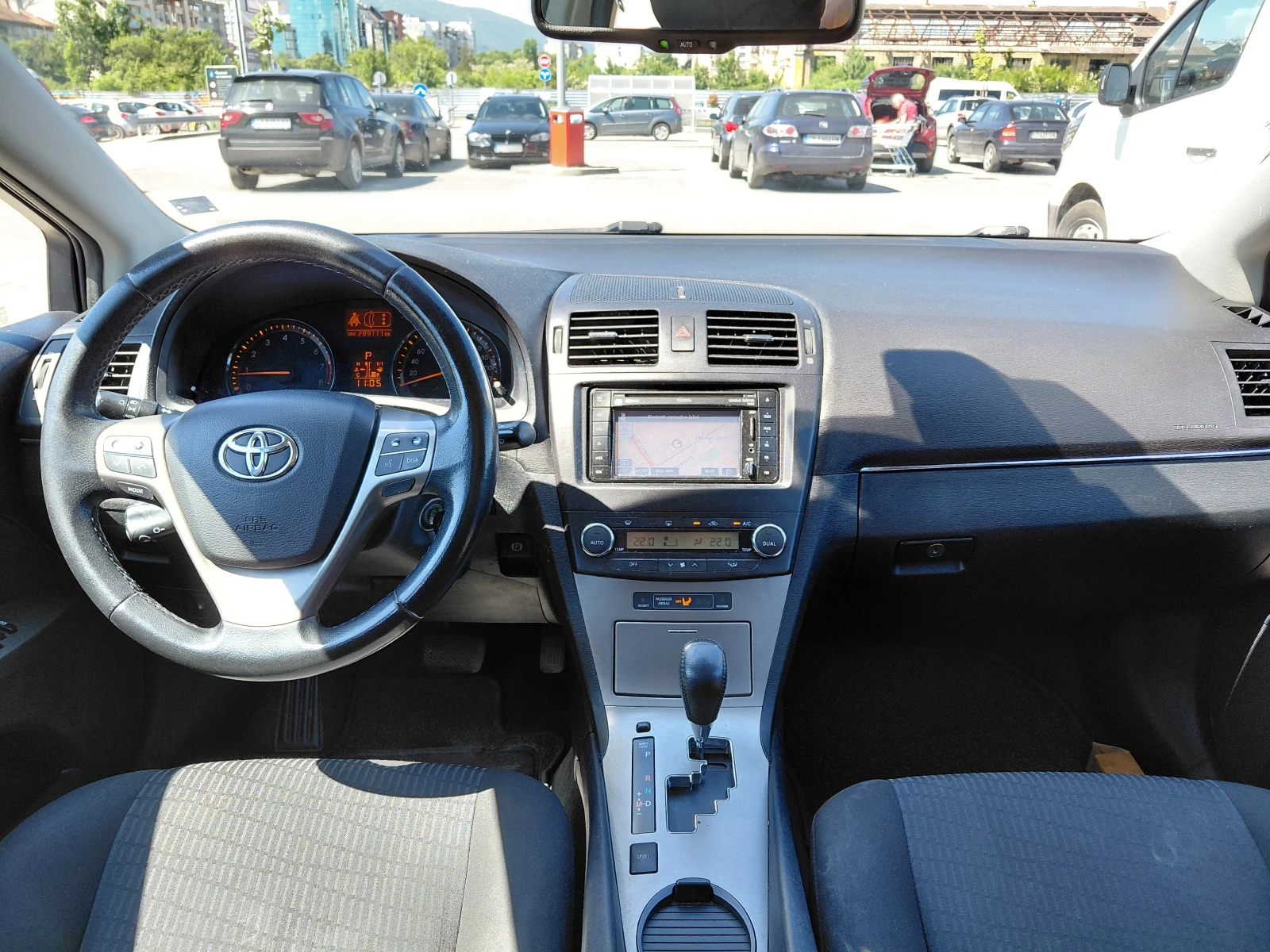 Toyota Avensis 1.8 valvematic сервизна книжка, снимка 10 - Автомобили и джипове - 55432372