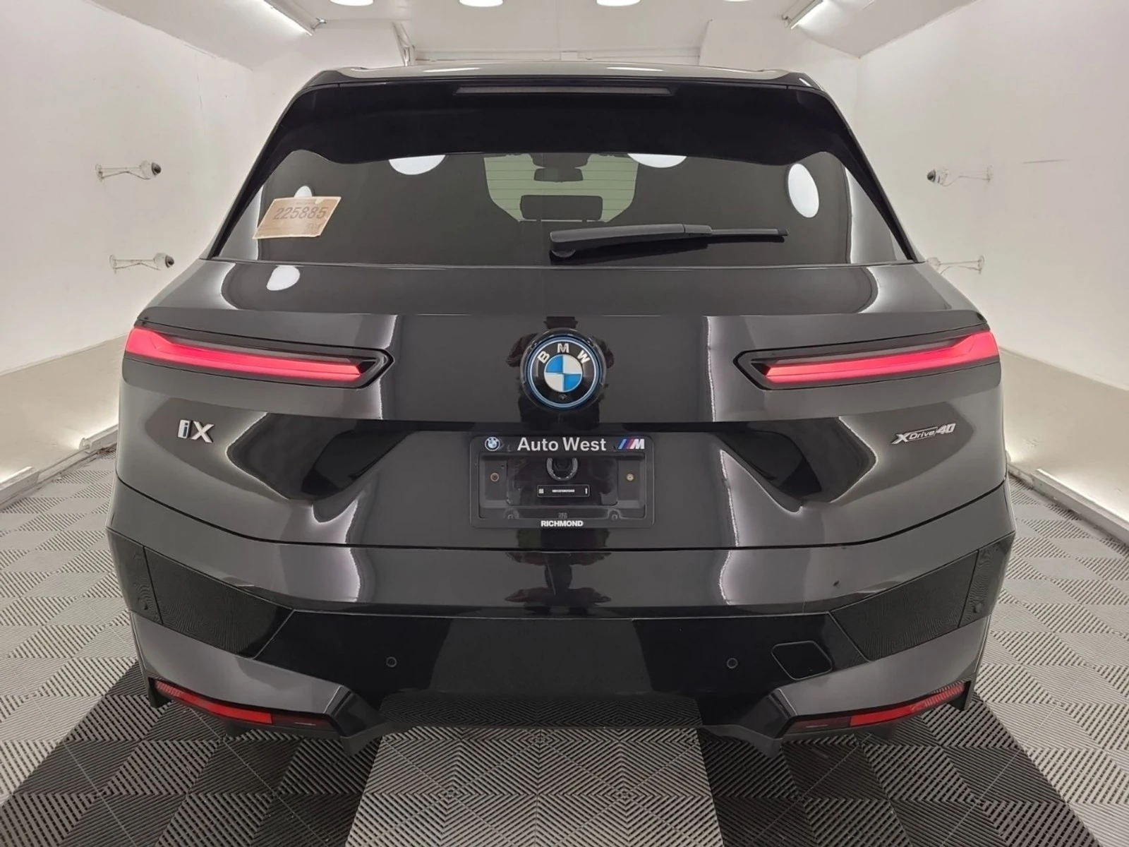 BMW iX eDrive40 ЦЕНА ДО БЪЛГАРИЯ РЕГИСТРАЦИЯ & АВТОКРЕДИТ, снимка 5 - Автомобили и джипове - 55445132