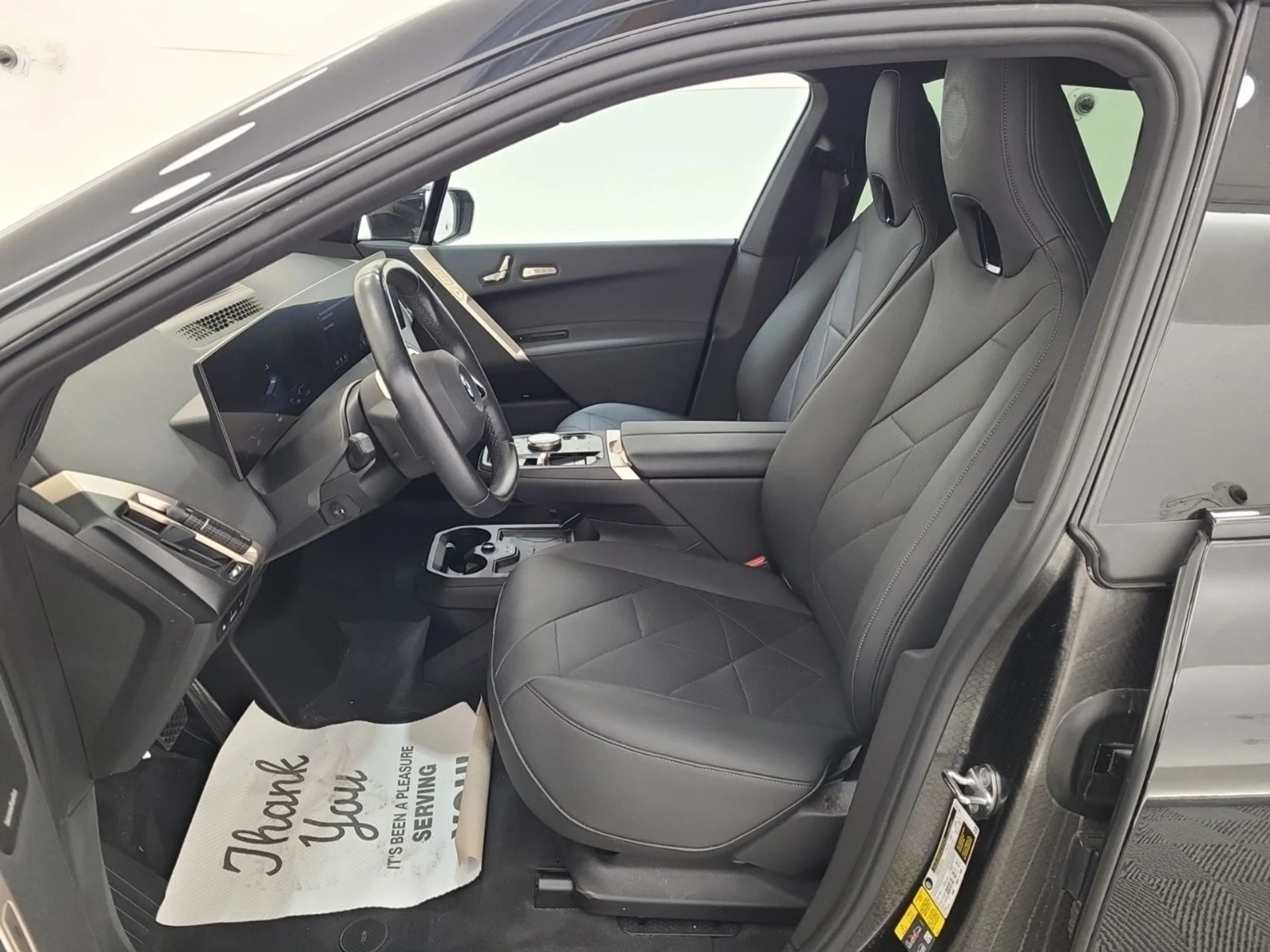 BMW iX eDrive40 ЦЕНА ДО БЪЛГАРИЯ РЕГИСТРАЦИЯ & АВТОКРЕДИТ, снимка 7 - Автомобили и джипове - 55445132