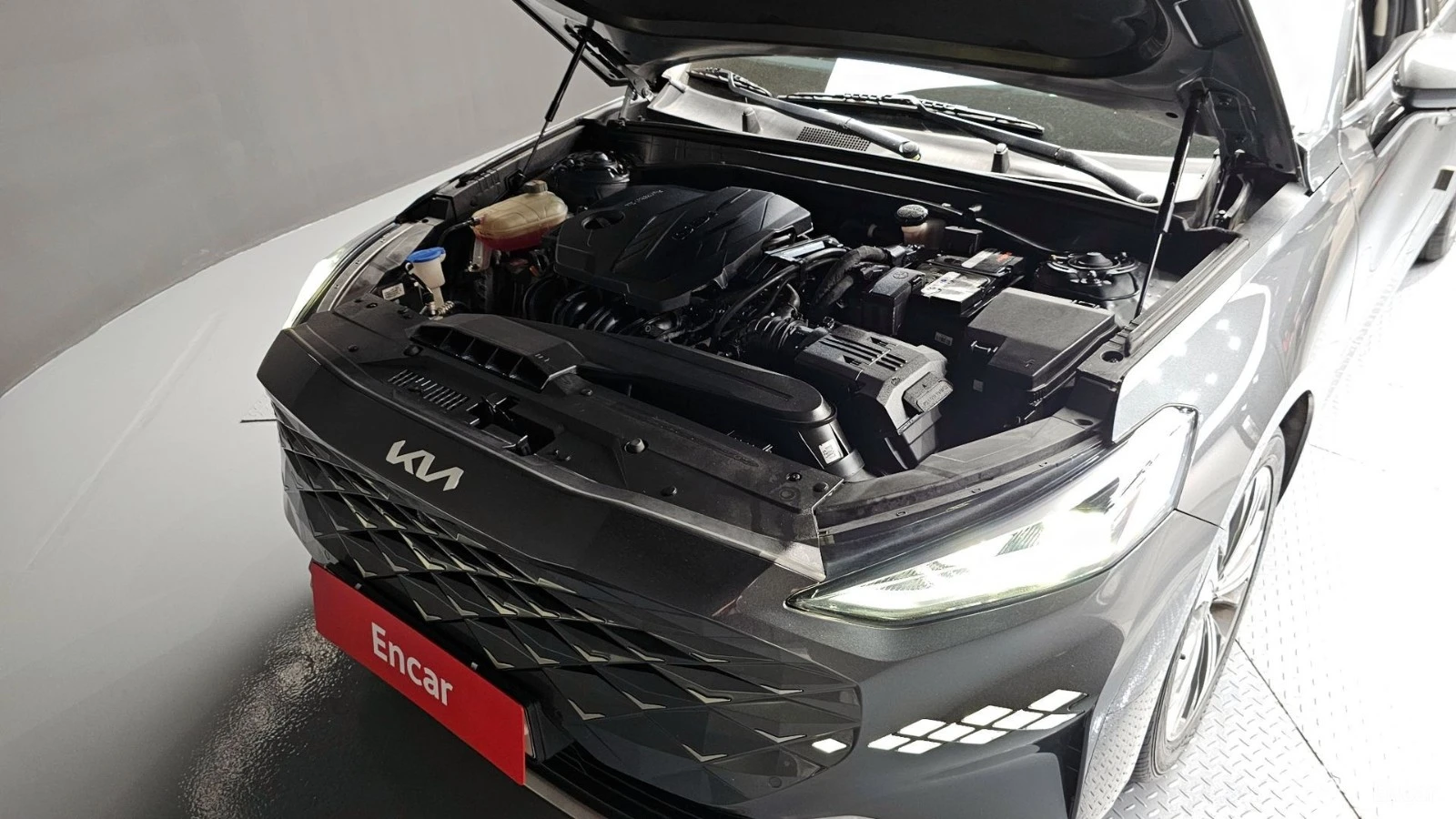 Kia K8 2.5* SIGNATURE* ПОДГРЕВ* ОБДУХВАНЕ* 360* HEAD-UP* , снимка 5 - Автомобили и джипове - 55465759