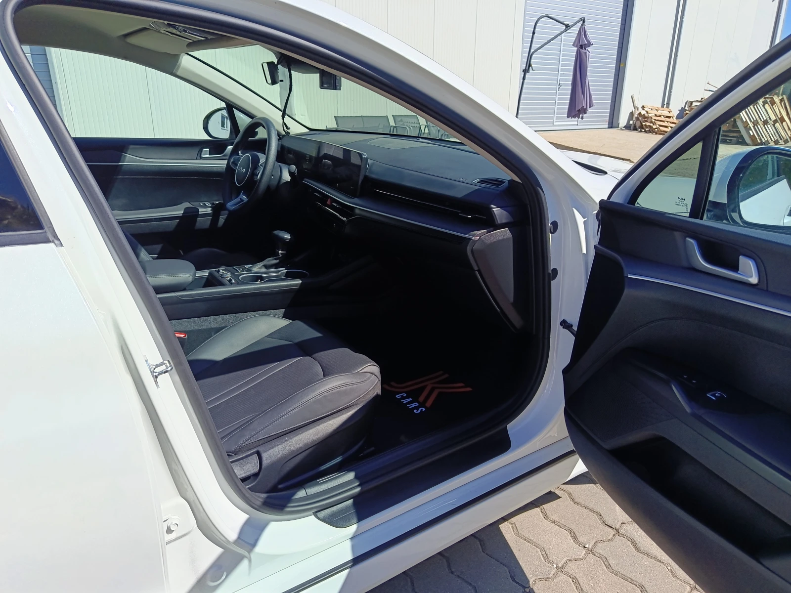 Kia K5 2.0 MPI, снимка 9 - Автомобили и джипове - 55789669
