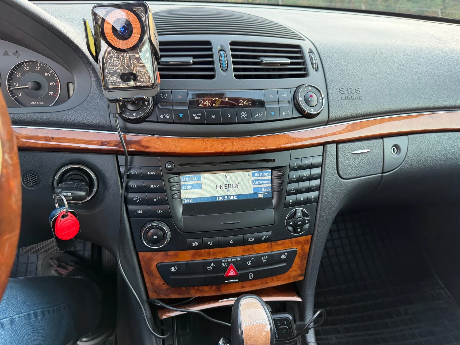 Mercedes-Benz E 500, снимка 2 - Автомобили и джипове - 56378175