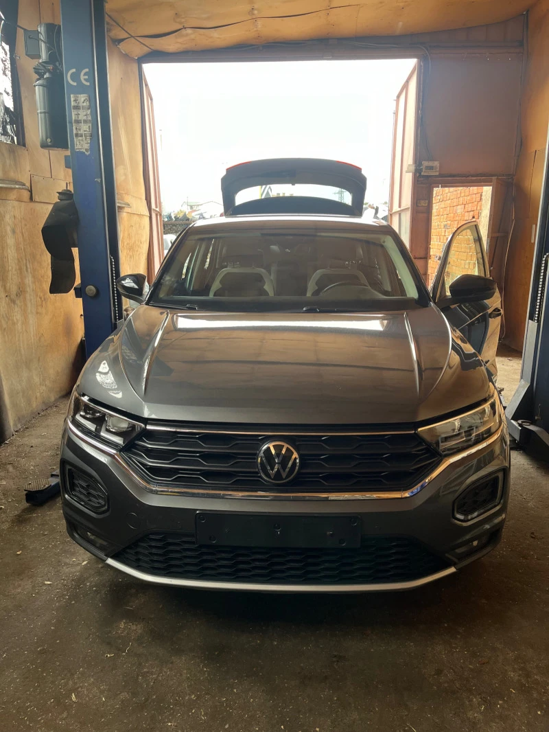 VW T-Roc 2.0 дизел 116 коня DTR, снимка 1 - Автомобили и джипове - 44756656